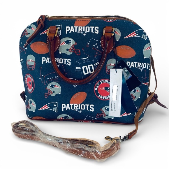 Dooney & Bourke NFL Super Bowl New England Patriots Zip Zip Satchel NWT Soldout - Picture 4 of 16